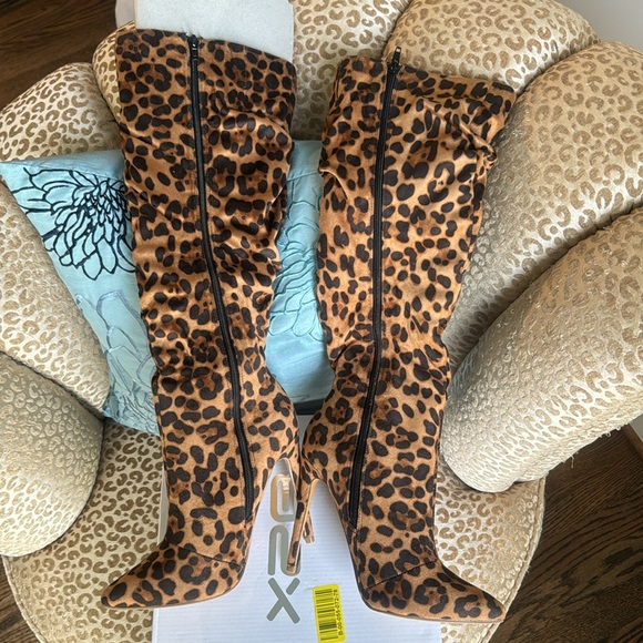 NIB X2B faux suede leopard stiletto knee boot - Picture 7 of 13